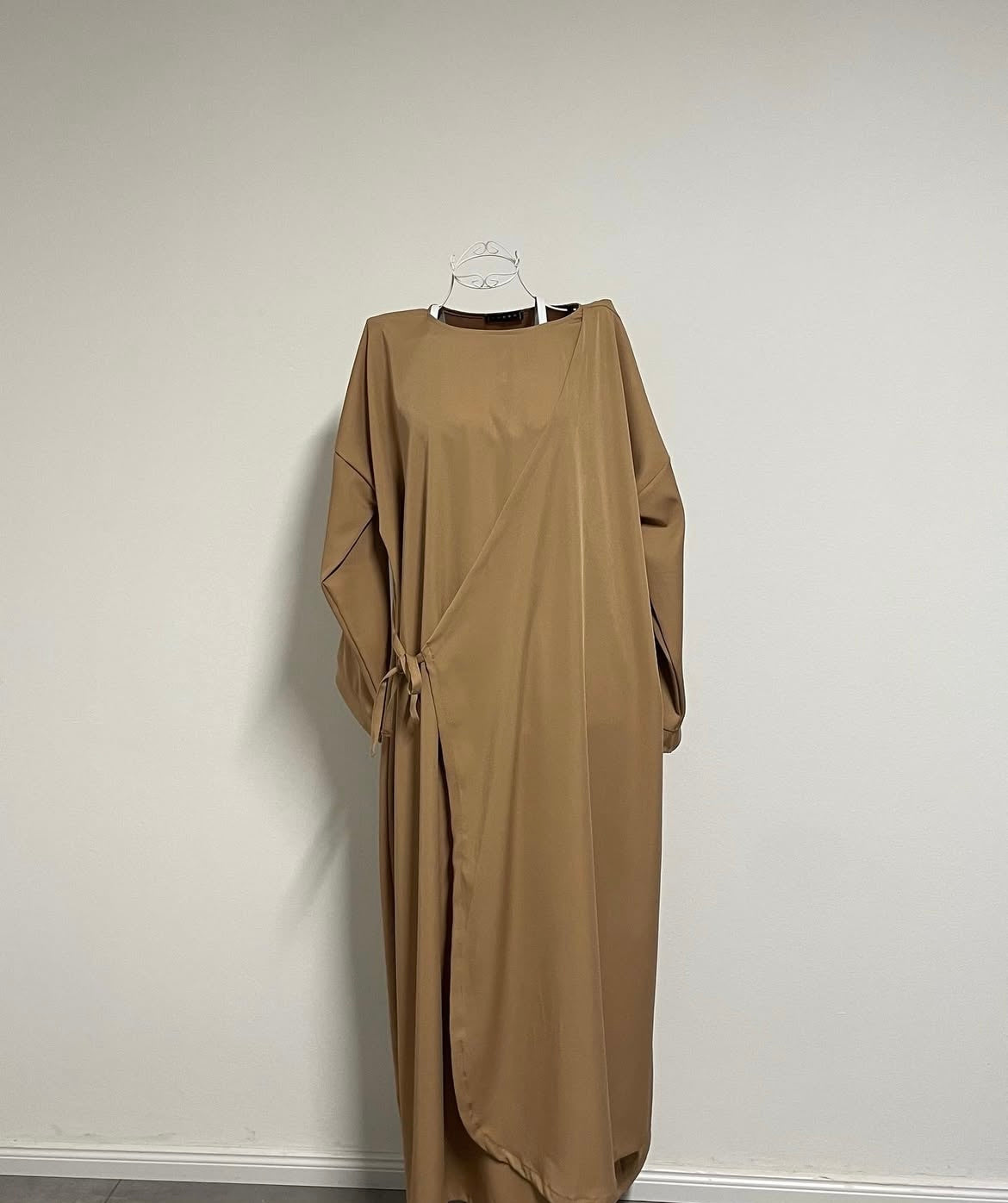 Kimono Abaya in rot, schwarz, light beige, sand and grey blue