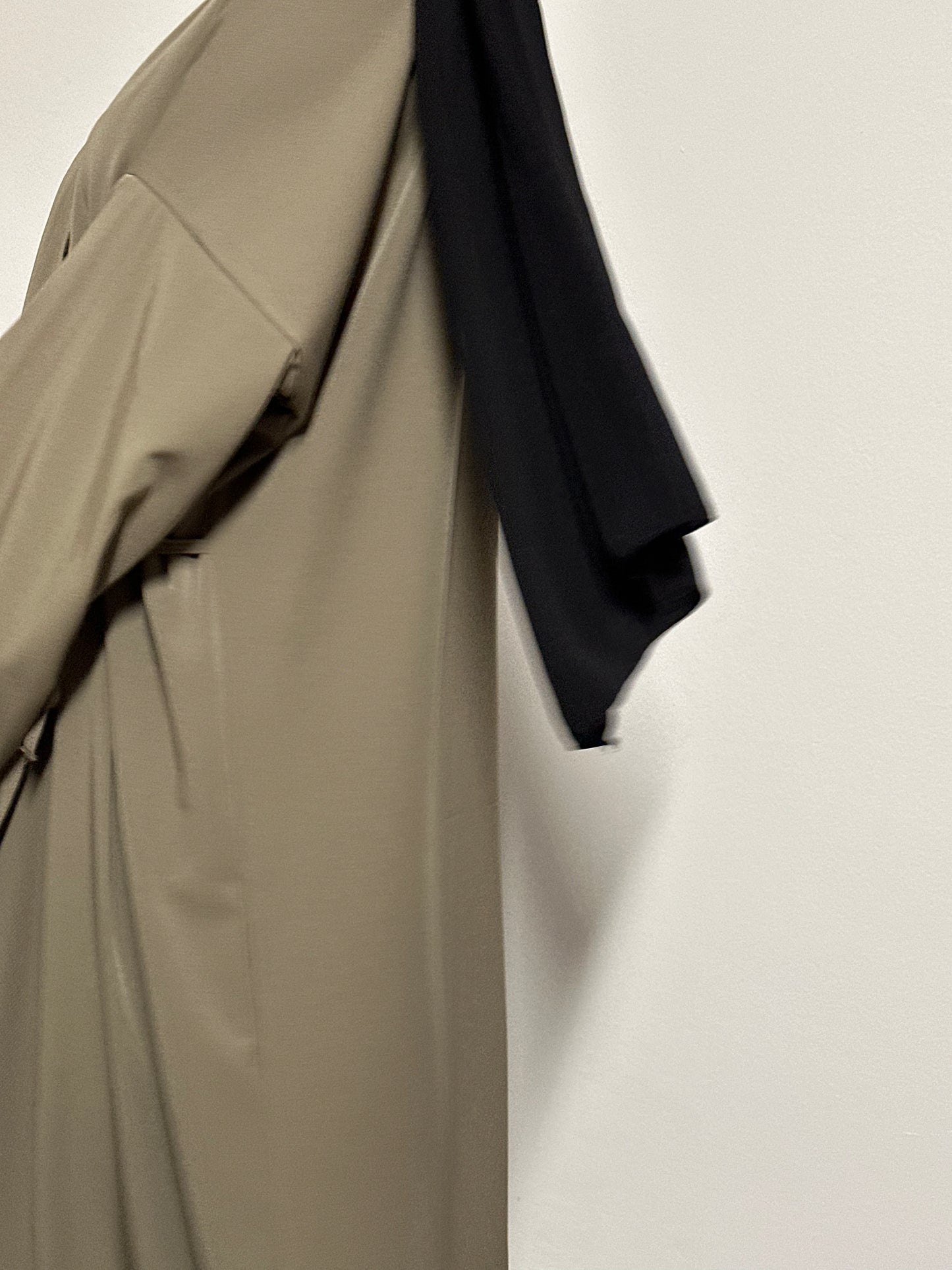 Kimono Abaya in rot, schwarz, light beige, sand and grey blue