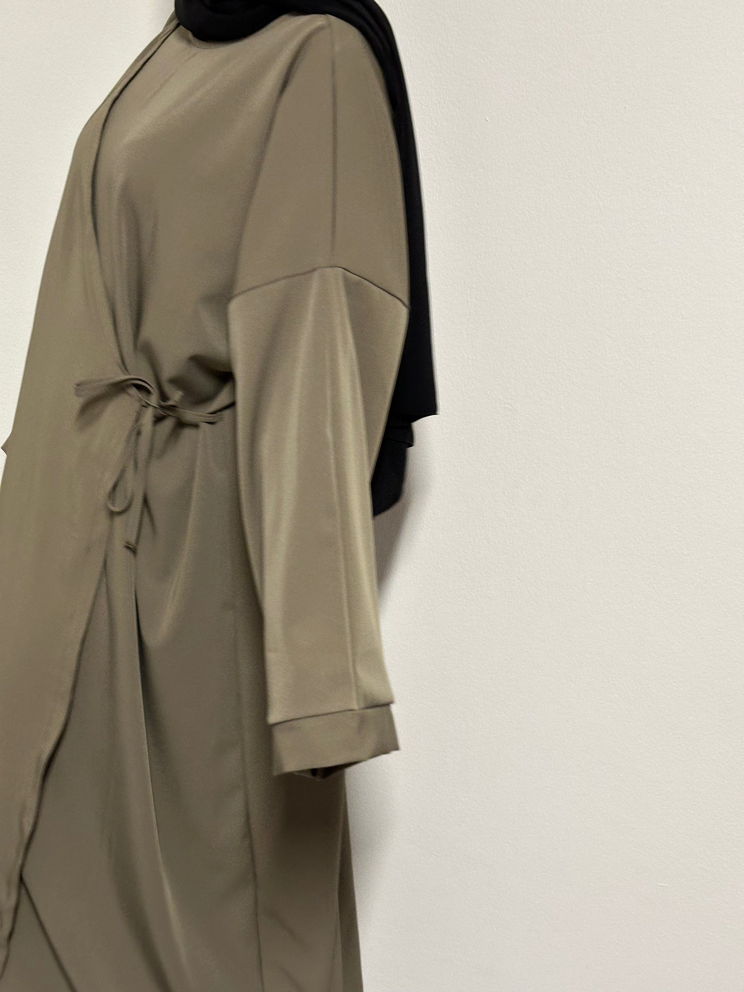 Kimono Abaya in rot, schwarz, light beige, sand and grey blue