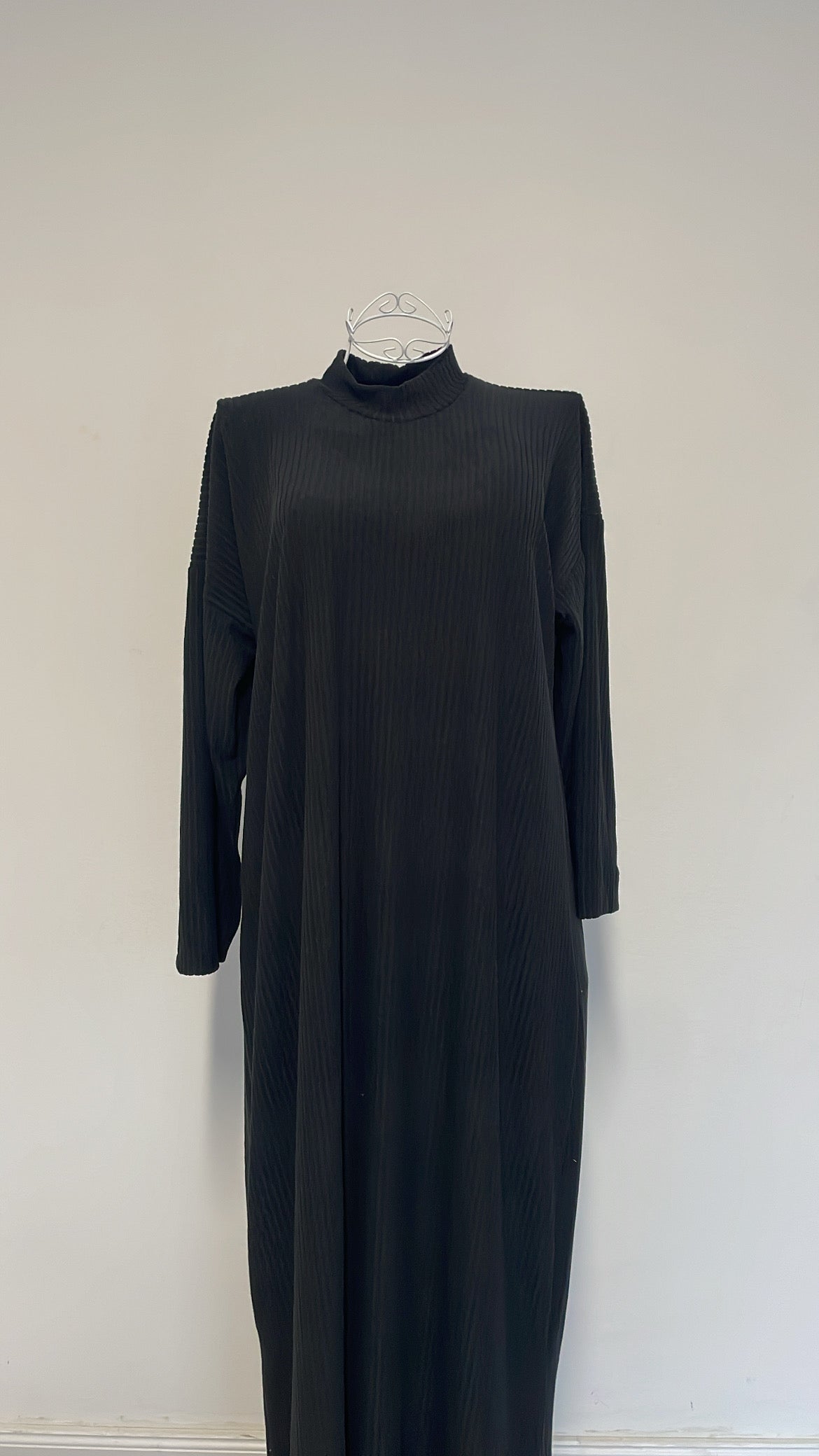 Jasmin Abaya in black, light brown, dark brown, baby blue, rose and darkgrey