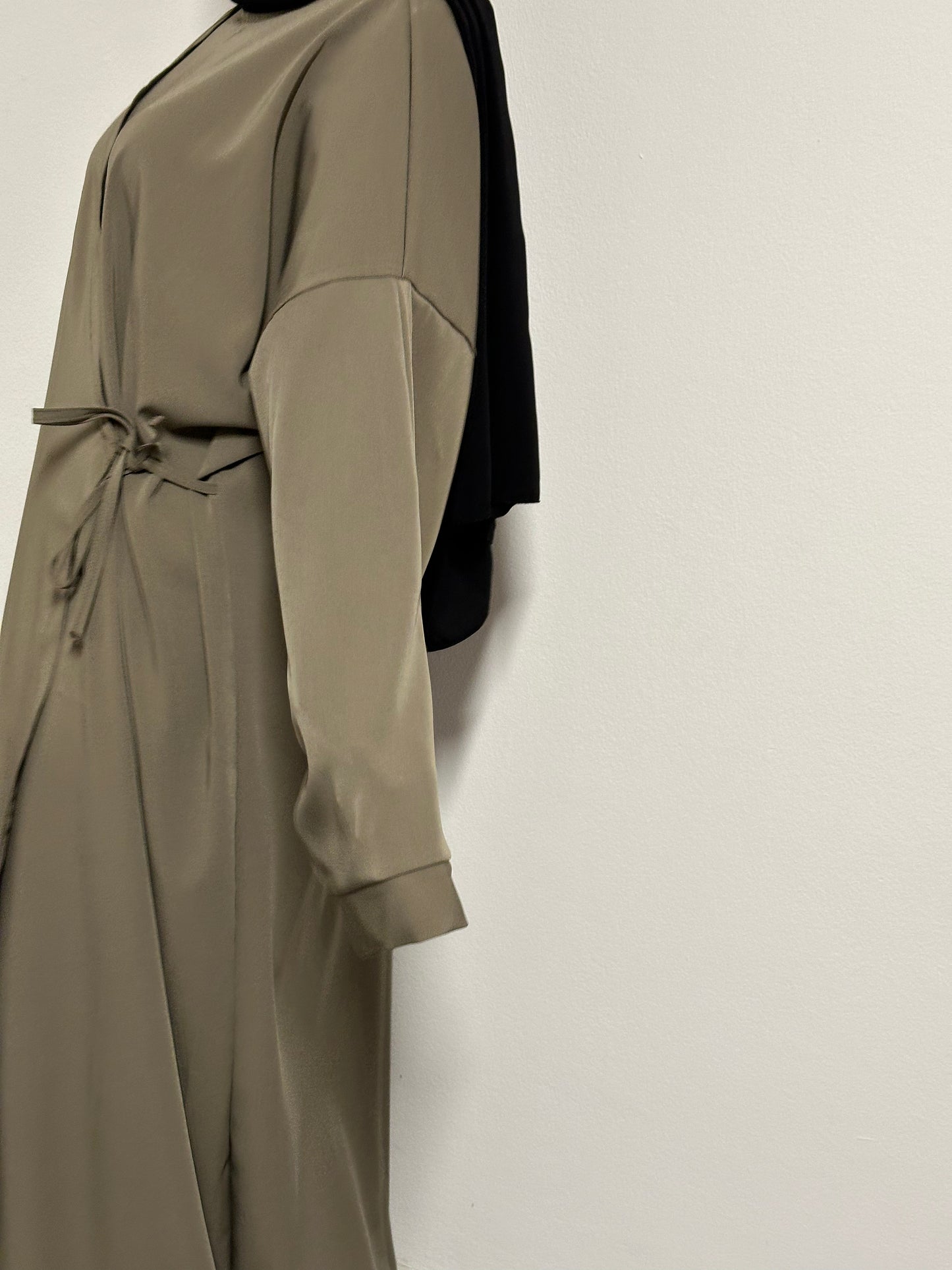 Kimono Abaya in rot, schwarz, light beige, sand and grey blue