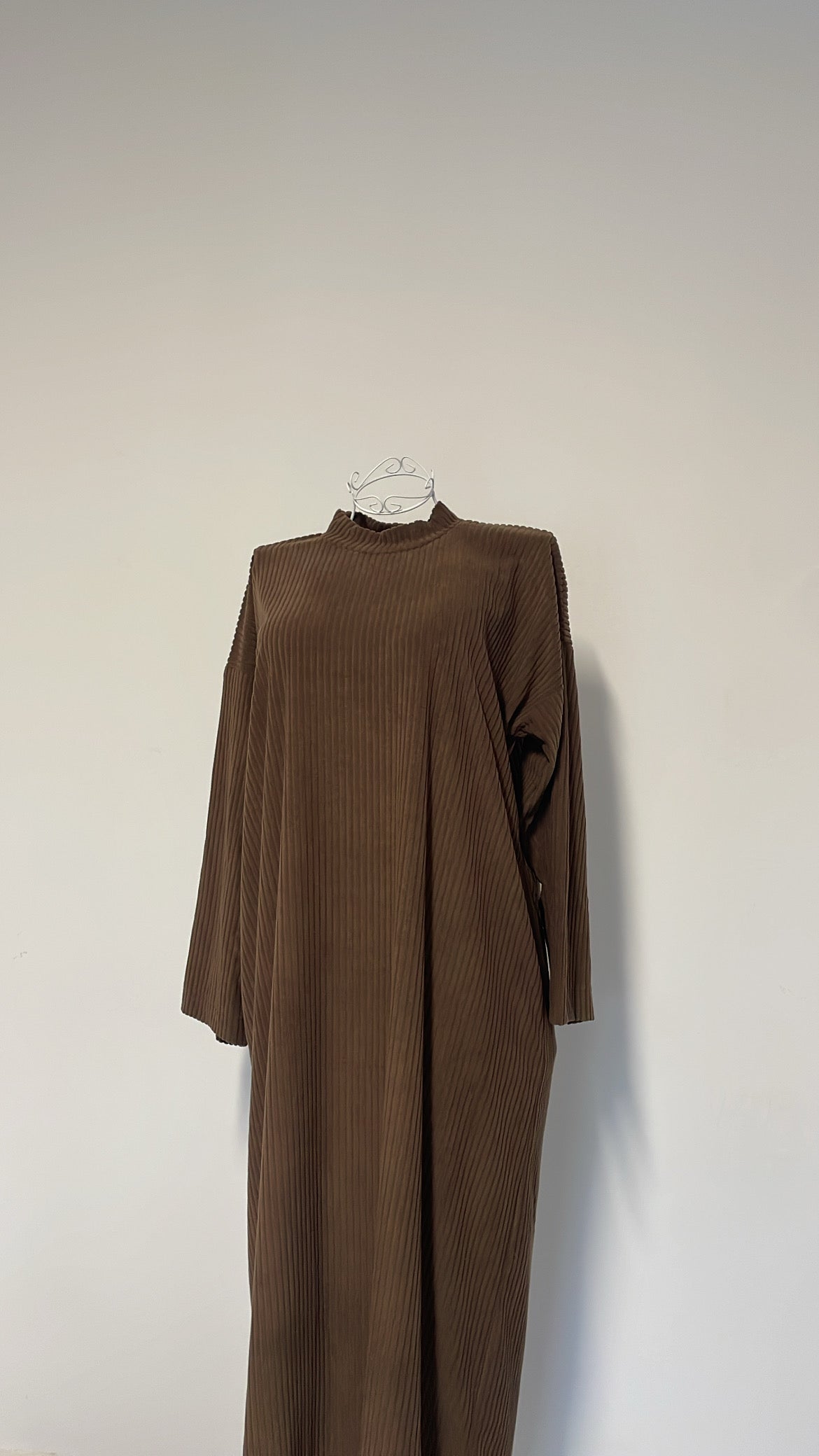Jasmin Abaya in black, light brown, dark brown, baby blue, rose and darkgrey