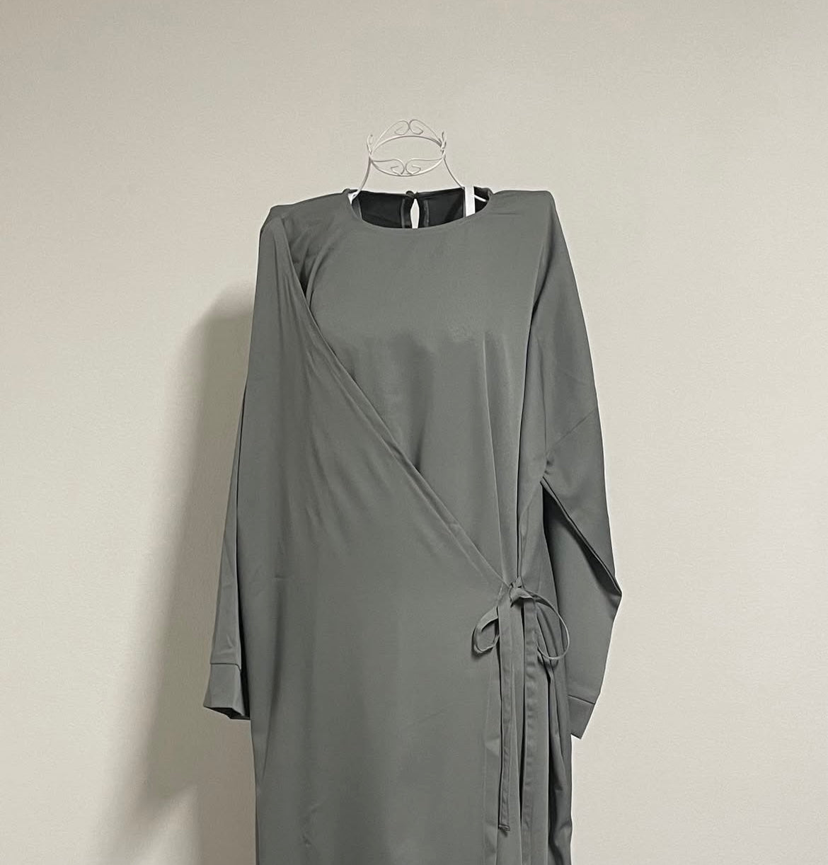 Kimono Abaya in rot, schwarz, light beige, sand and grey blue