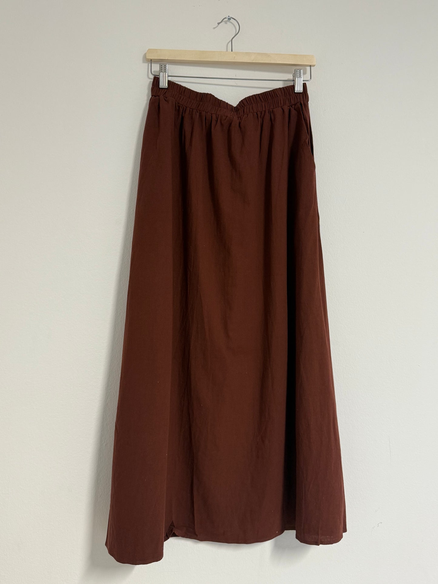 Zahra Rock und Bluse Set in chocolate