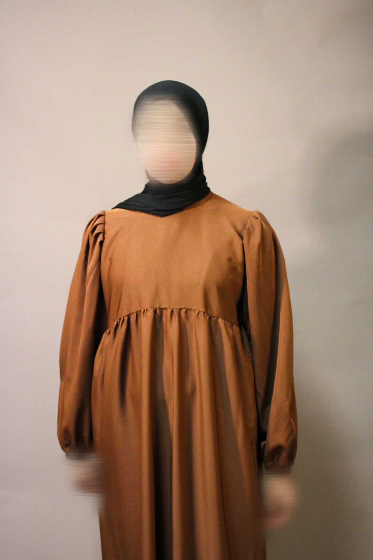 Loura Abaya in brown, darkgreen and sand