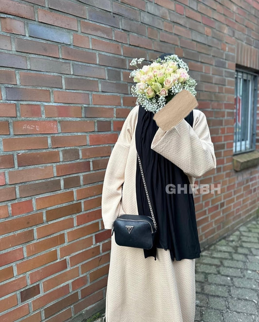 Lilya in beige