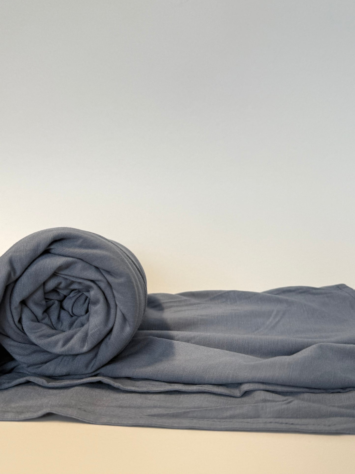 Bambus Hijab in grau blau
